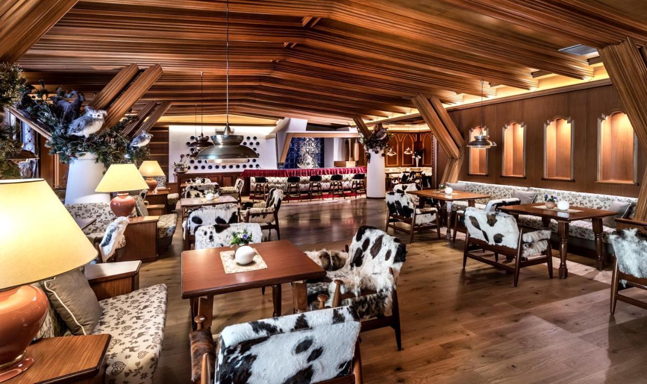 Alpen Hotel Corona Vigo di Fassa Luaran gambar
