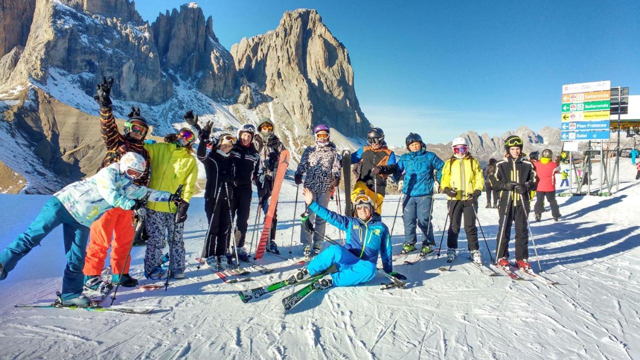 Alpen Hotel Corona Vigo di Fassa Luaran gambar