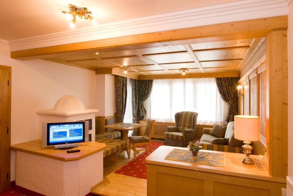 Alpen Hotel Corona Vigo di Fassa Bilik gambar
